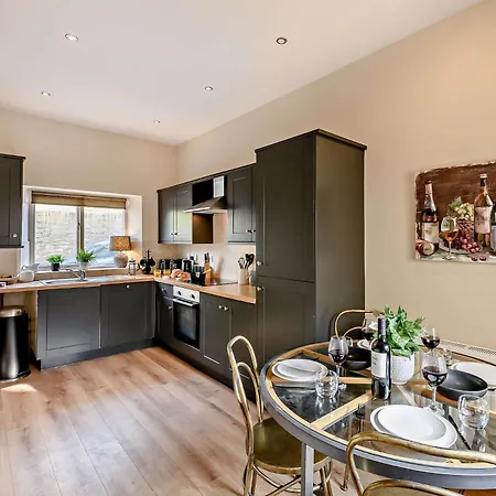 2 Bed In Richmond 91350 Casa vacanze