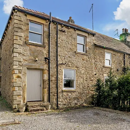 2 Bed In Richmond 91350 * Easby